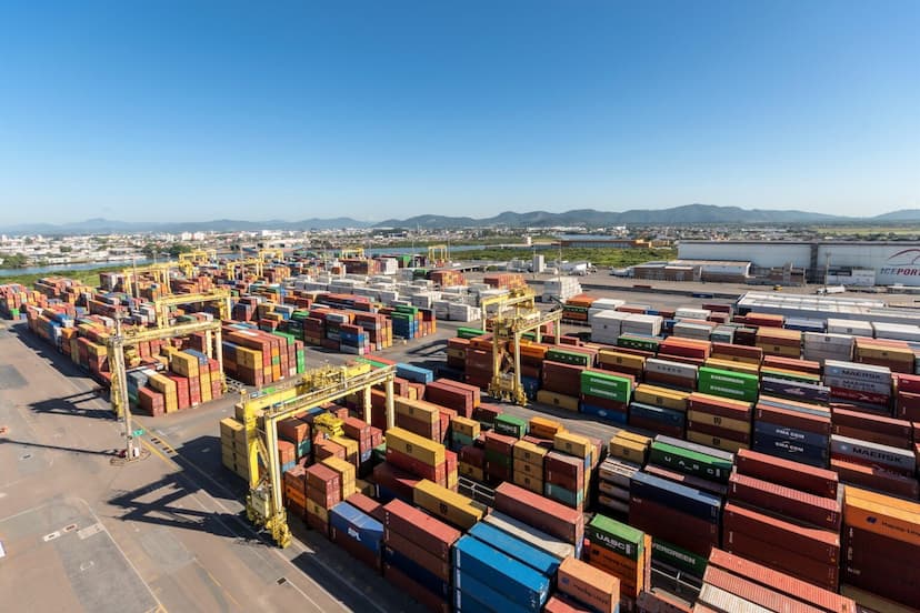 Imagem relacionada à notícia: Container movements at Portonave grow by 10% in 2023