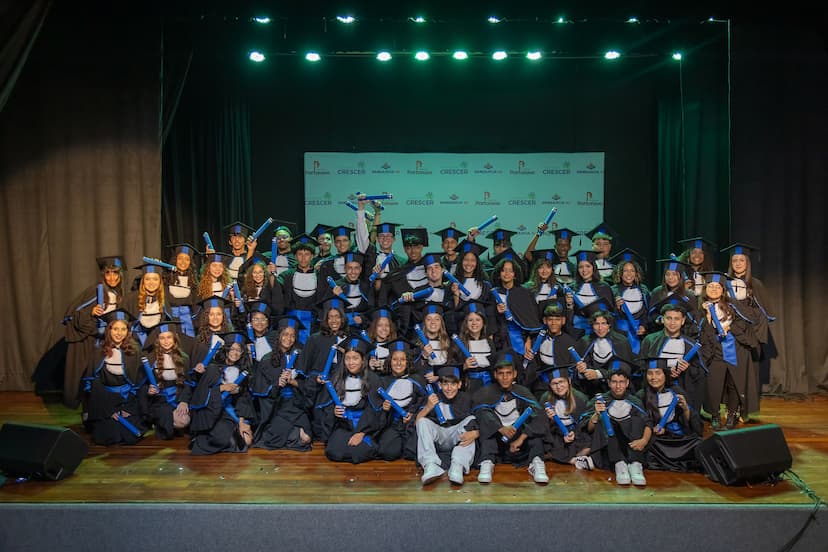 Imagem relacionada à notícia: Instituto Portonave celebra formatura da 2ª turma do Embarca Aí